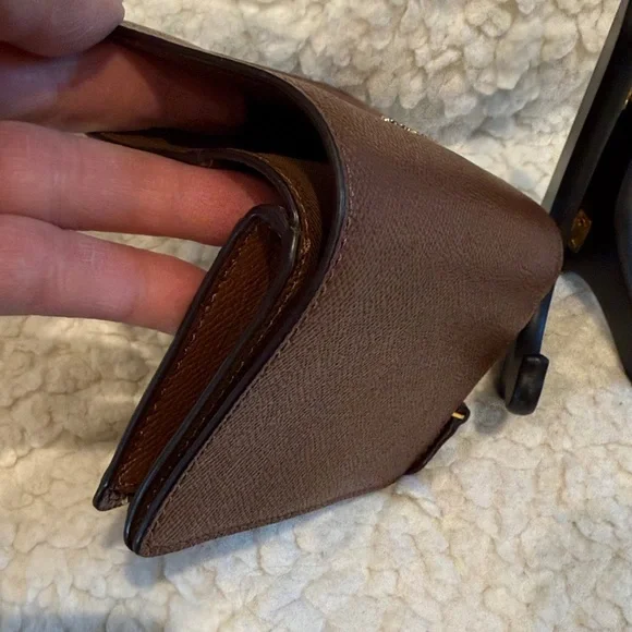 Coach tan  Wallet corner zip - Picture 5 of 9